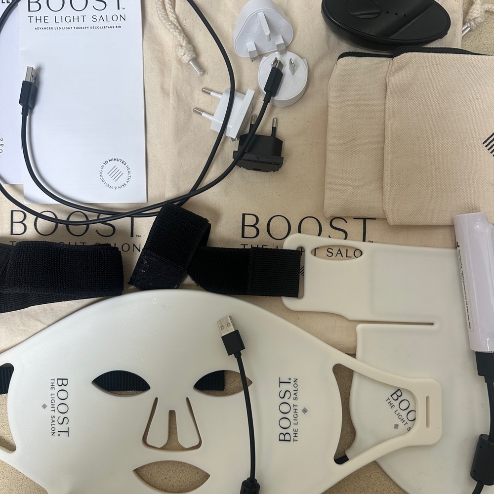 BOOST The Light Salon LED Facial Mask - and neck and chest mask